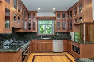 3 West Dr, Manhasset, NY 11030 - Photo 17
