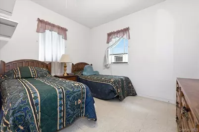 2726 Cypress Avenue, East Meadow, NY 11554 - Photo 15