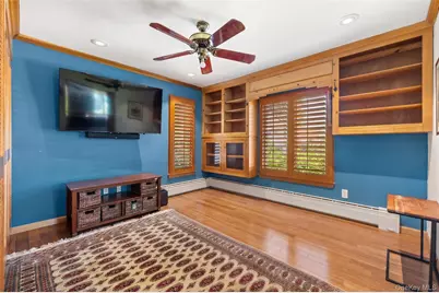 272 Grand Central Avenue, Amityville, NY 11701 - Photo 13