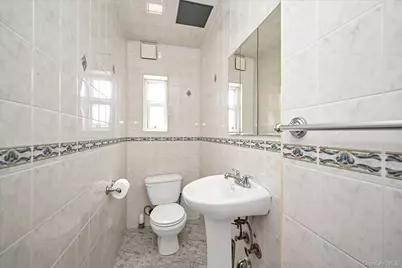 15052 76th Road, Kew Gardens, NY 11367 - Photo 11
