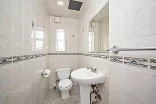 150-52 76th Rd, Kew Gardens, NY 11367 - Photo 11
