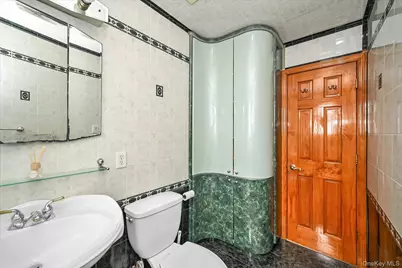 15052 76th Road, Kew Gardens, NY 11367 - Photo 17