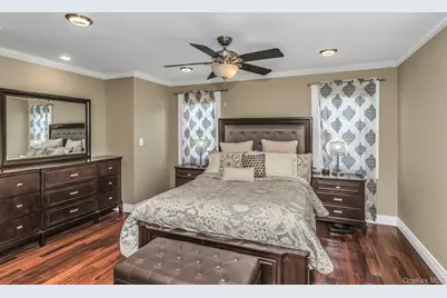 219 N Nassau Avenue, Massapequa, NY 11758 - Photo 17
