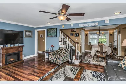 219 N Nassau Avenue, Massapequa, NY 11758 - Photo 5