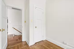 68-11 Clyde St, Forest Hills, NY 11375 - Photo 17