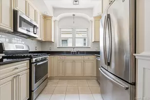68-11 Clyde St, Forest Hills, NY 11375 - Photo 19