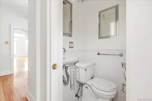 68-11 Clyde St, Forest Hills, NY 11375 - Photo 25