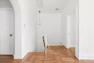 68-11 Clyde St, Forest Hills, NY 11375 - Photo 3