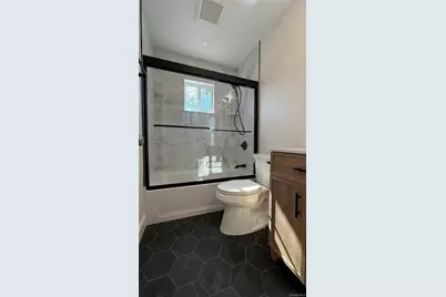 211 4th Avenue, West Babylon, NY 11704 - Photo 17