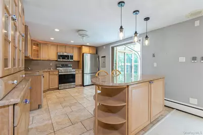 28 Campus Lane, Ronkonkoma, NY 11779 - Photo 15