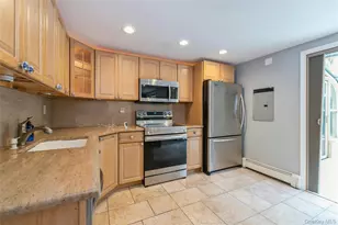 28 Campus Ln, Ronkonkoma, NY 11779 - Photo 17