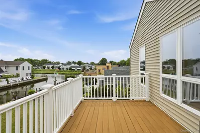 20 Barry Road, Amityville, NY 11701 - Photo 29