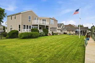 20 Barry Rd, Amityville, NY 11701 - Photo 37