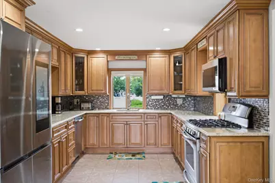 20 Barry Road, Amityville, NY 11701 - Photo 17