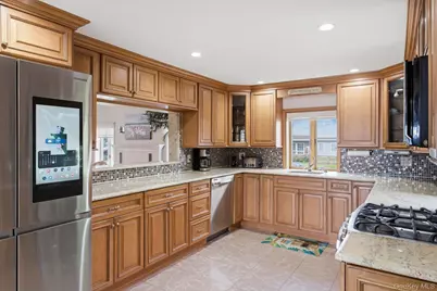 20 Barry Road, Amityville, NY 11701 - Photo 19