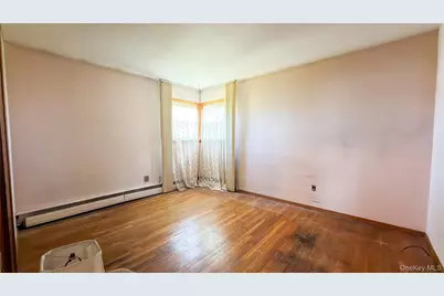 64 Grand Avenue, Lindenhurst, NY 11757 - Photo 11
