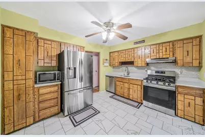 128 Avenue B, Holbrook, NY 11741 - Photo 15