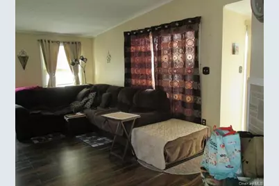 130 Village Circle W, Manorville, NY 11949 - Photo 7