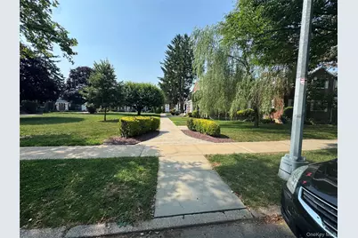 260-38 73 Avenue #B1, Glen Oaks, NY 11004 - Photo 3