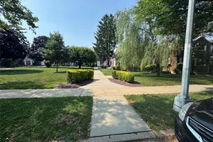 260-38 73 Ave, Glen Oaks, NY 11004 - Photo 3