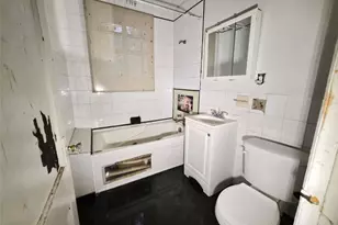 111-40 148th St, Jamaica, NY 11435 - Photo 9