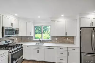 23 Carpenter Lane, Hauppauge, NY 11788 - Photo 11