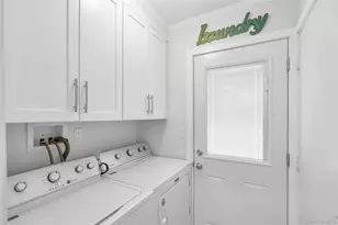 23 Carpenter Ln, Hauppauge, NY 11788 - Photo 9