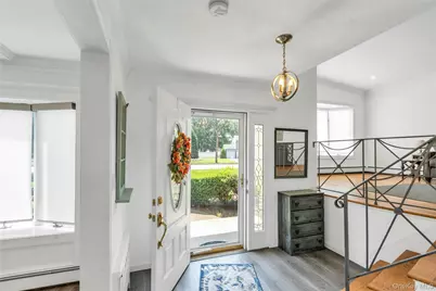 23 Carpenter Lane, Hauppauge, NY 11788 - Photo 5
