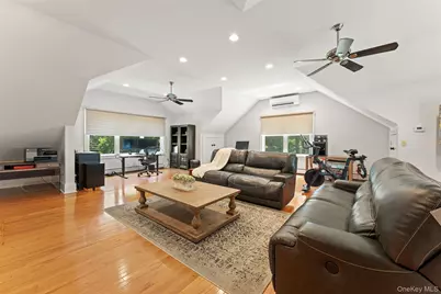211 Strawtown Road, West Nyack, NY 10994 - Photo 29