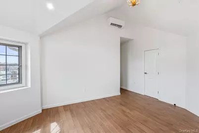 15033 Hawtree St, Ozone Park, NY 11417 - Photo 29