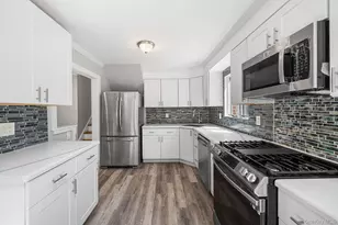 4 Sibley Pl, Huntington Station, NY 11746 - Photo 11