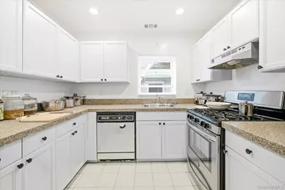 537 E Broadway #201, Long Beach, NY 11561 - Photo 21
