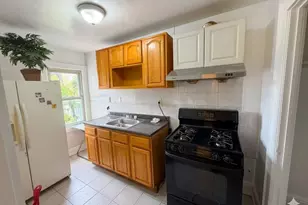 87-35 165th St, Jamaica, NY 11432 - Photo 3