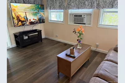 525/158 Riverleigh Avenue, Riverhead, NY 11901 - Photo 13