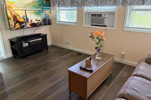 525/158 Riverleigh Ave, Riverhead, NY 11901 - Photo 13