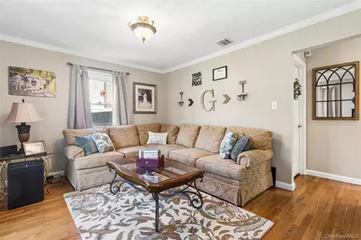11 Barbara Road, Ronkonkoma, NY 11779 - Photo 9