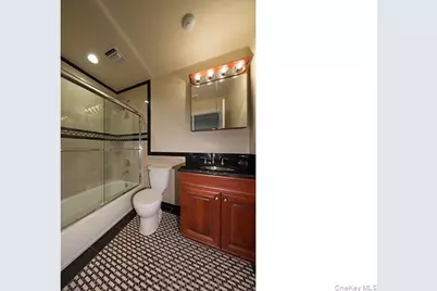5000 Townhouse Drive #1505, Coram, NY 11727 - Photo 5