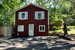 11 Primrose Path, Manorville, NY 11949 - Photo 3