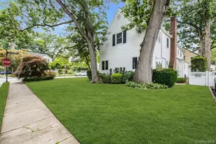 128 Stuart St, Lynbrook, NY 11563 - Photo 33