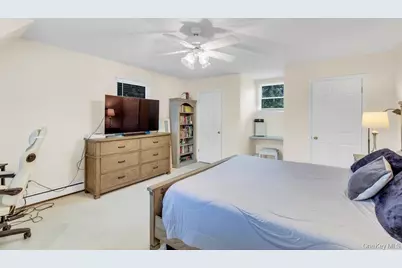 128 Stuart Street, Lynbrook, NY 11563 - Photo 23