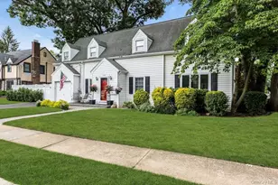 128 Stuart St, Lynbrook, NY 11563 - Photo 3