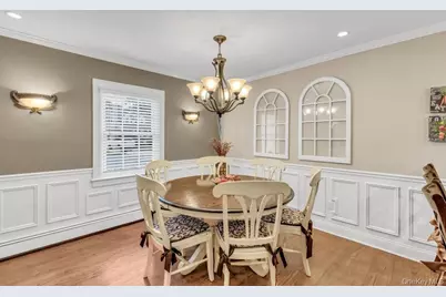 128 Stuart Street, Lynbrook, NY 11563 - Photo 9
