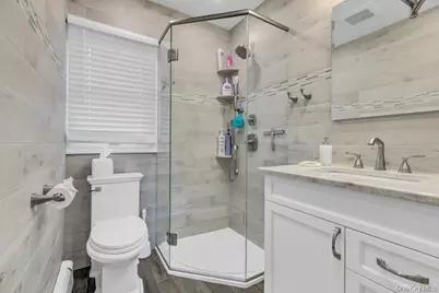128 Stuart Street, Lynbrook, NY 11563 - Photo 29