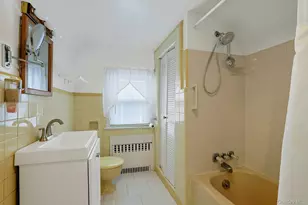 84 Lawrence Pl, New Rochelle, NY 10801 - Photo 21