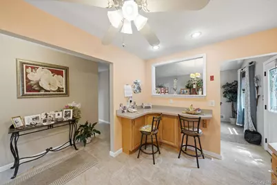 33 Wilshire Drive, North Babylon, NY 11703 - Photo 11