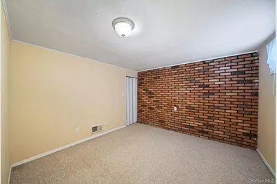 33 Wilshire Drive, North Babylon, NY 11703 - Photo 27