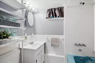 36 Shelburne Rd, Yonkers, NY 10710 - Photo 31