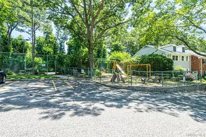 1005 Towne House Village, Islandia, NY 11749 - Photo 13