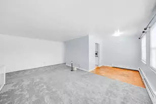 1005 Towne House Village, Islandia, NY 11749 - Photo 5