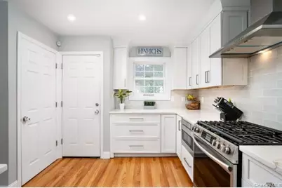 22 Babylon Drive, Sound Beach, NY 11789 - Photo 5